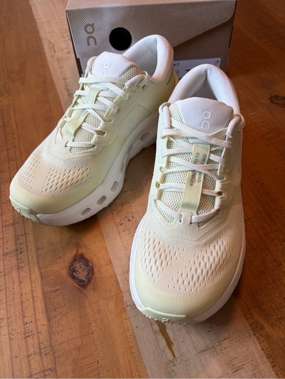 ON RUNNING Cloudrunner 3, 7.5